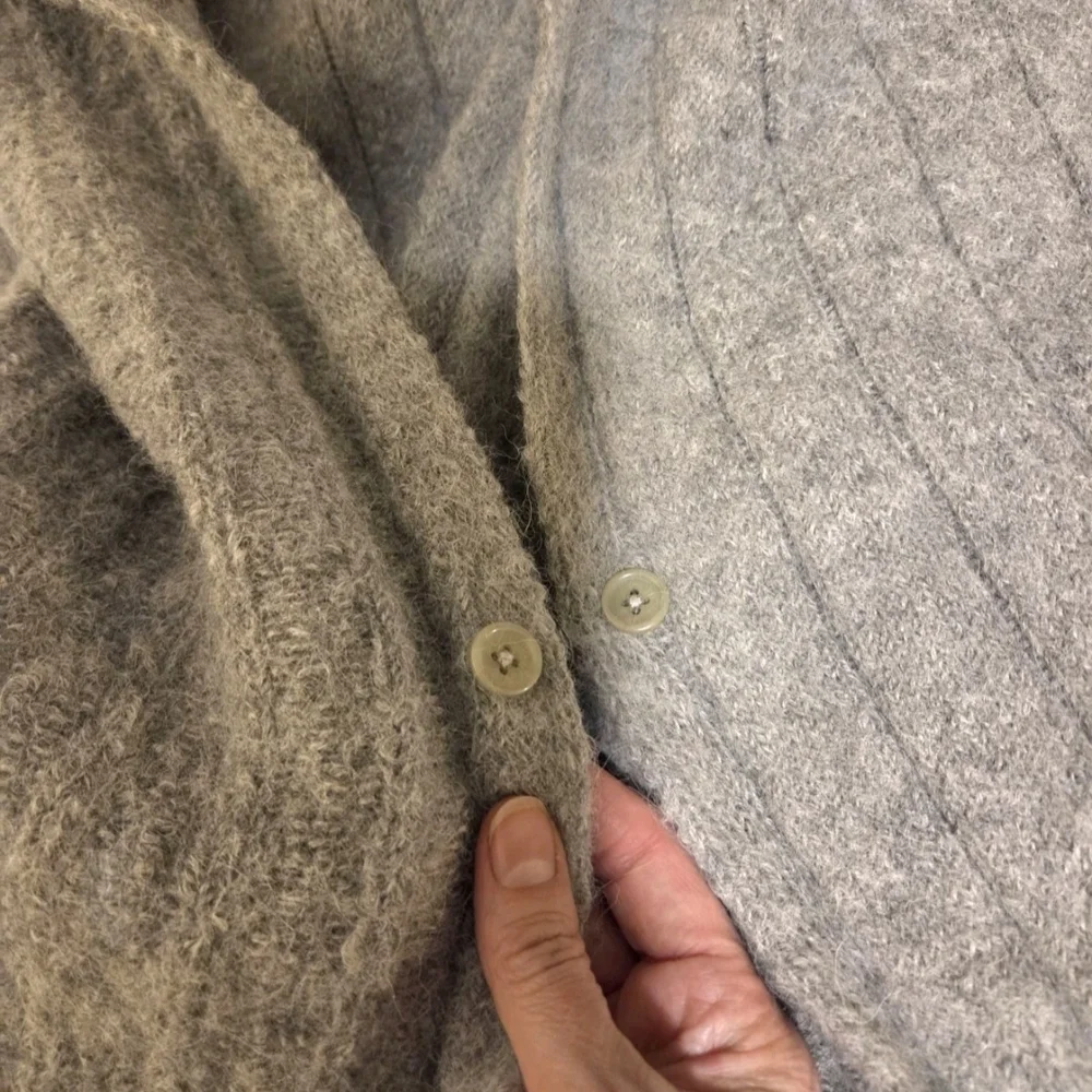 Lunya Superfine Alpaca Wool  Wrap Shawl Poncho Sweater ONE SIZE. - Picture 7 of 8